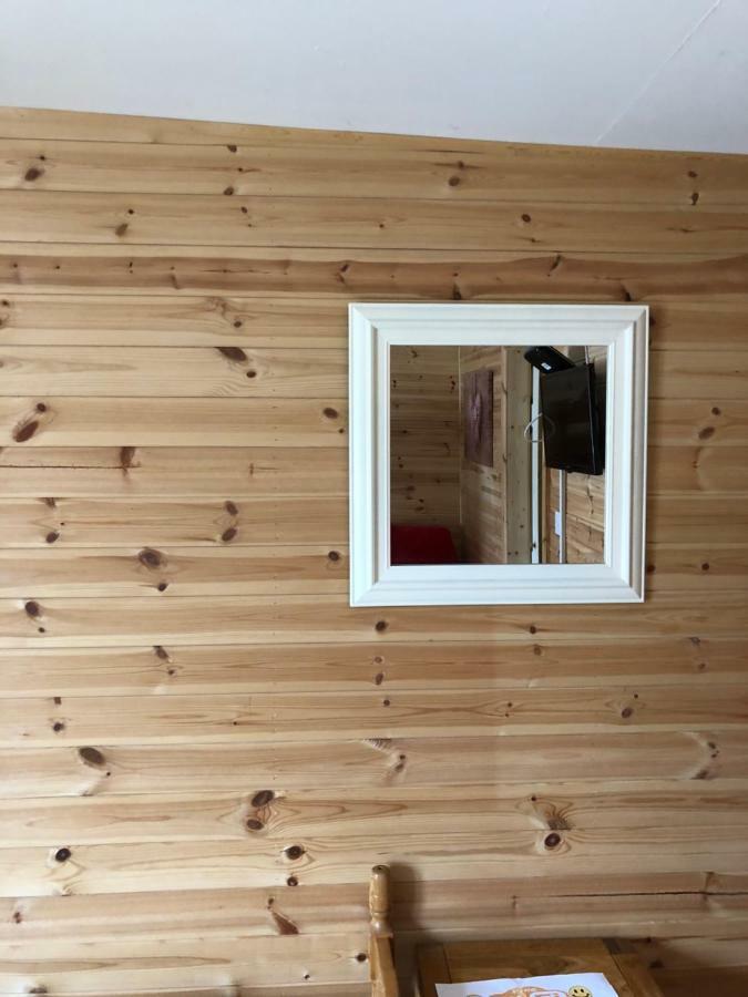 1 Lochness Rooms&Hostel Drumnadrochit Exterior photo